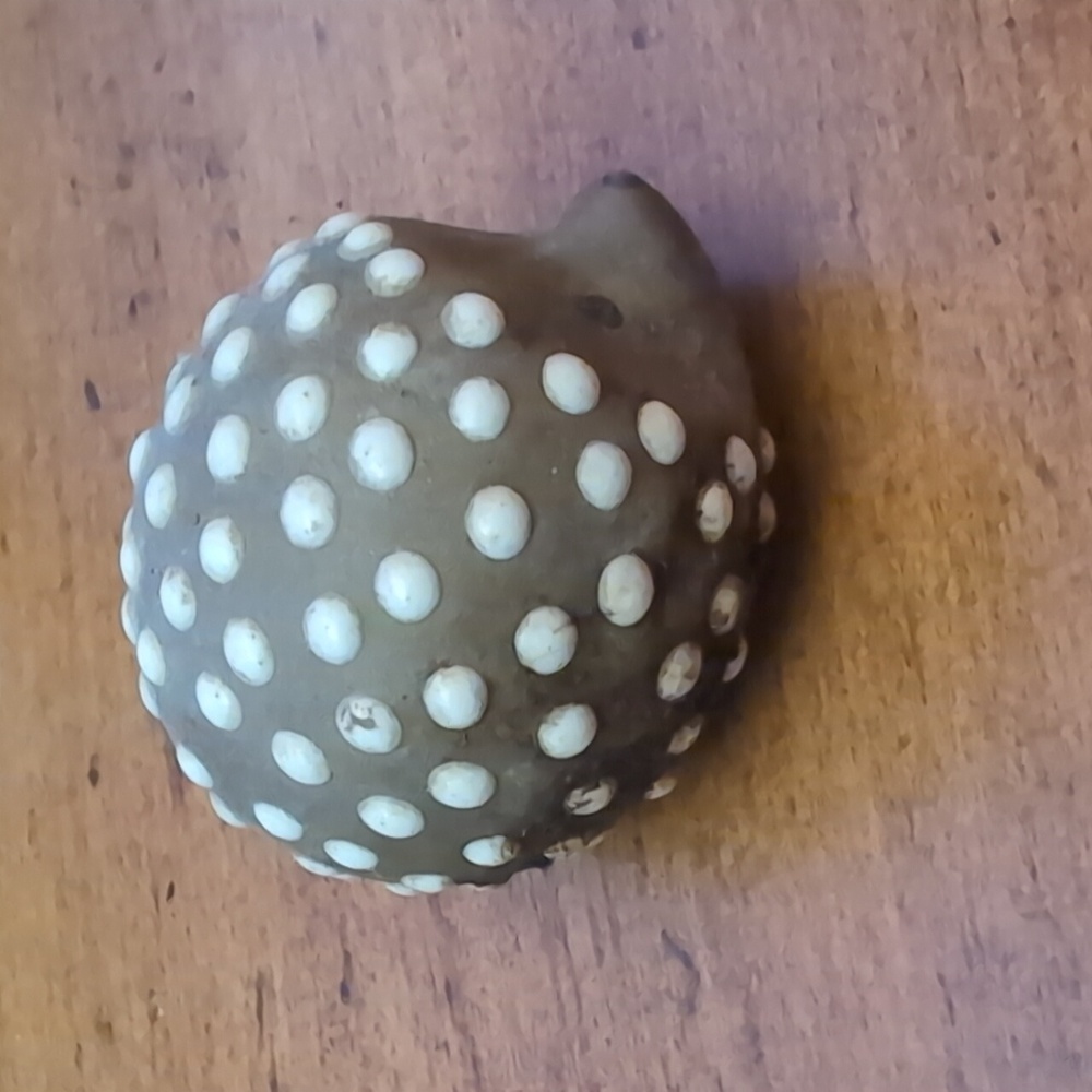 Small ceramic hedgehog preloved